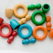 Qtoys - Wooden Rainbow People Cups and Rings